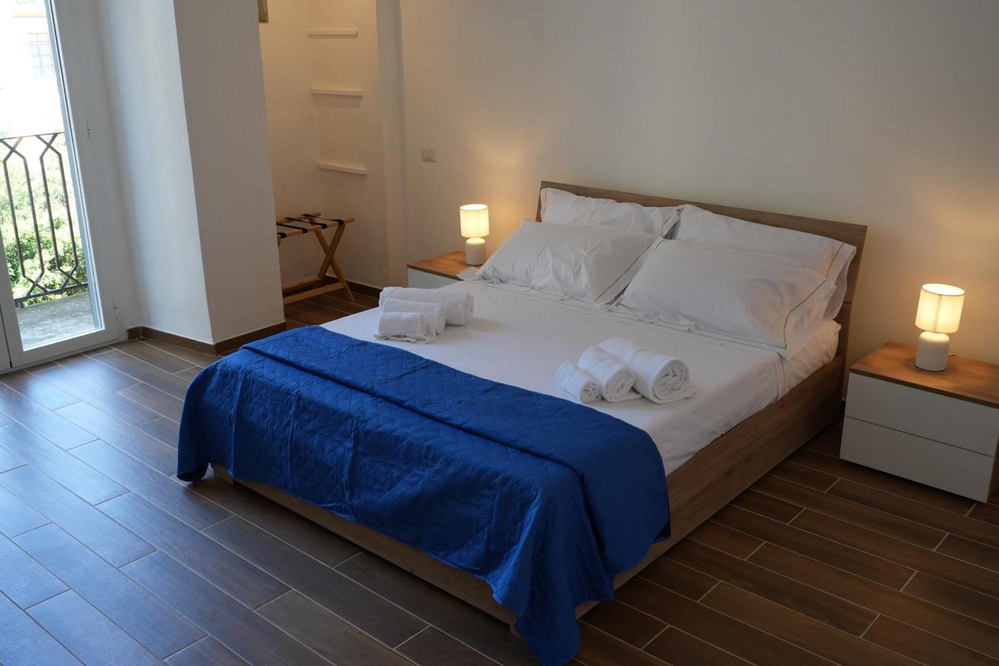 Palazzo Manzoni Apartments Bari Buitenkant foto